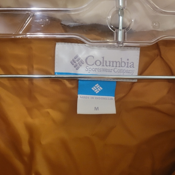 Columbia Tan and Cream Puffer Jacket - Picture 4 of 5
